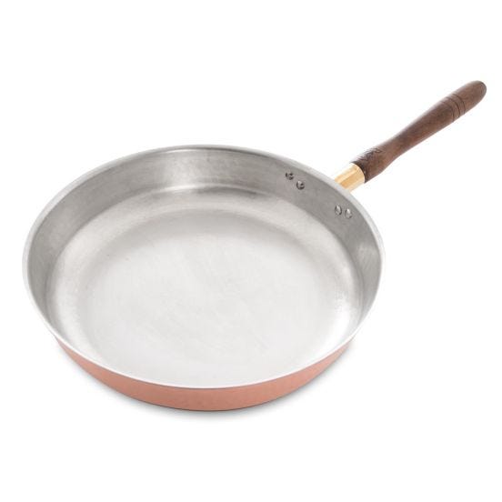 Frying pan in hammered tinned copper with wooden handle, diam. 32cm
