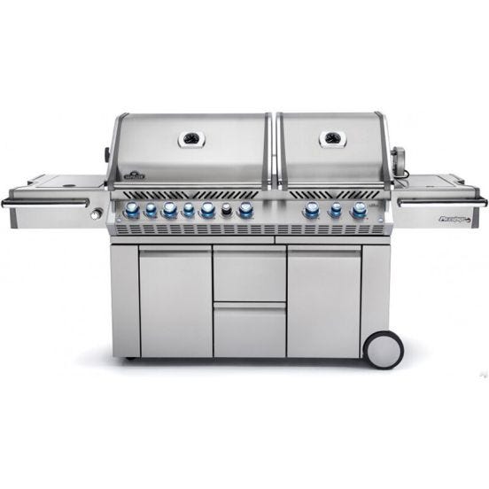 Prestige Pro825 Napoleon LPG gas barbecue